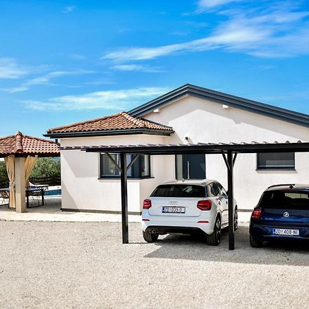 Wonderful Holiday House Bruno With Heated Pool Zadar Bagian luar foto