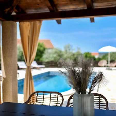 Wonderful Holiday House Bruno With Heated Pool Zadar Bagian luar foto