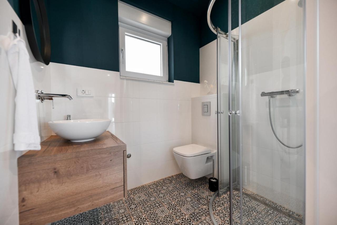 Wonderful Holiday House Bruno With Heated Pool Zadar Bagian luar foto