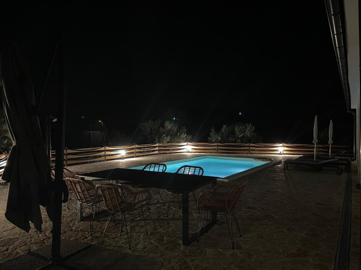 Wonderful Holiday House Bruno With Heated Pool Zadar Bagian luar foto