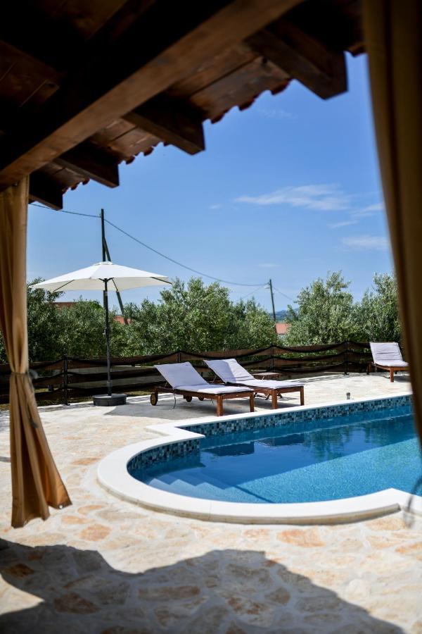 Wonderful Holiday House Bruno With Heated Pool Zadar Bagian luar foto