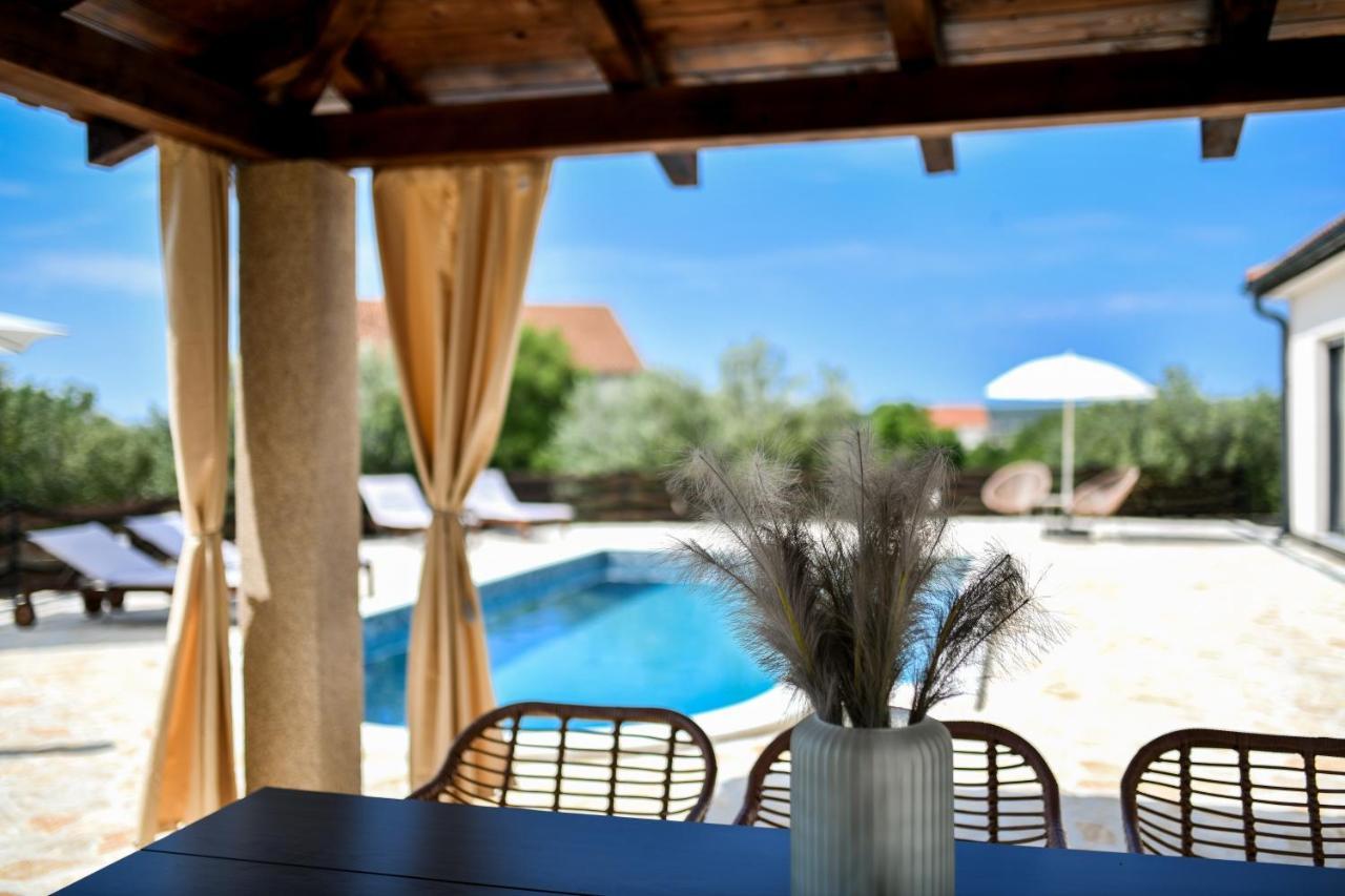 Wonderful Holiday House Bruno With Heated Pool Zadar Bagian luar foto